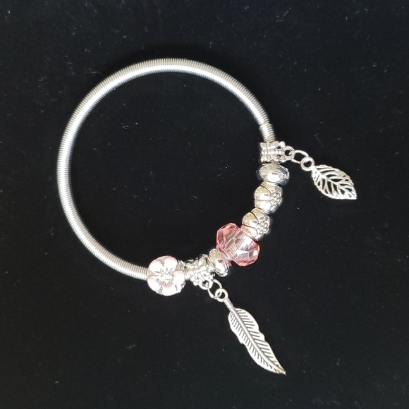 4 Bracelets with Mixed Charms - Picture 4 of 9